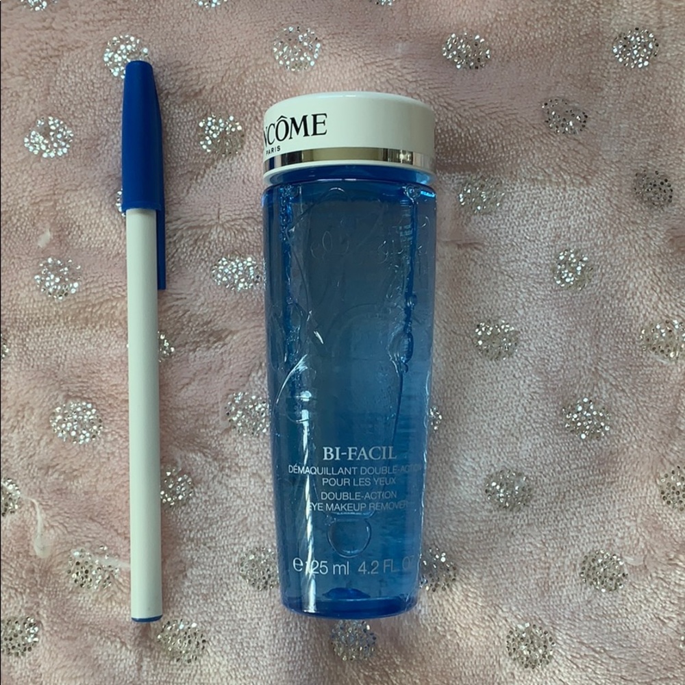 Estee Lauder eye makeup remover